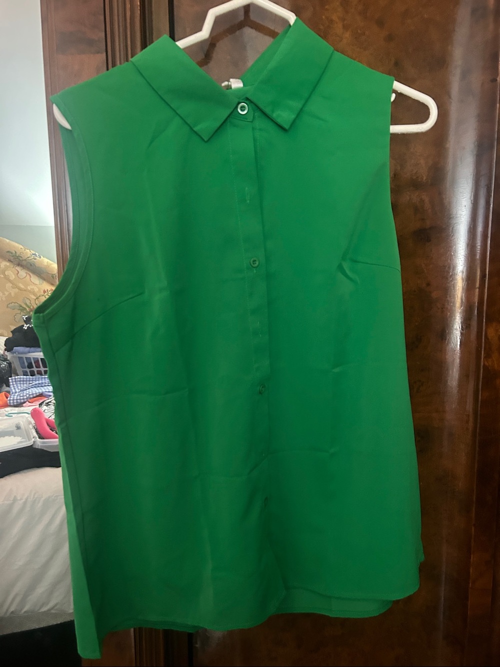 Sleeveless Collared Blouse in Emerald Green